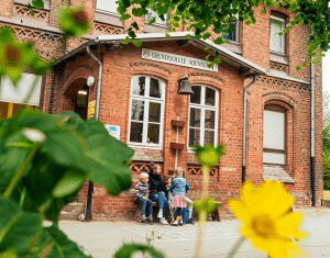 Die Grundschule Adensen-Hallerburg ist eine kleine Schule mit nicht mal 80 Kindern, verteilt auf vier Klassen.