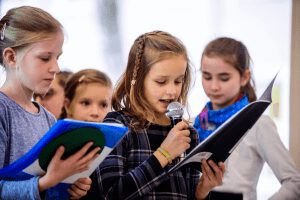 Wir möchten interessierte Schüler*innen zu engagierten, individuellen und richtig guten Gottesdienstgestalter*innen ausbilden.