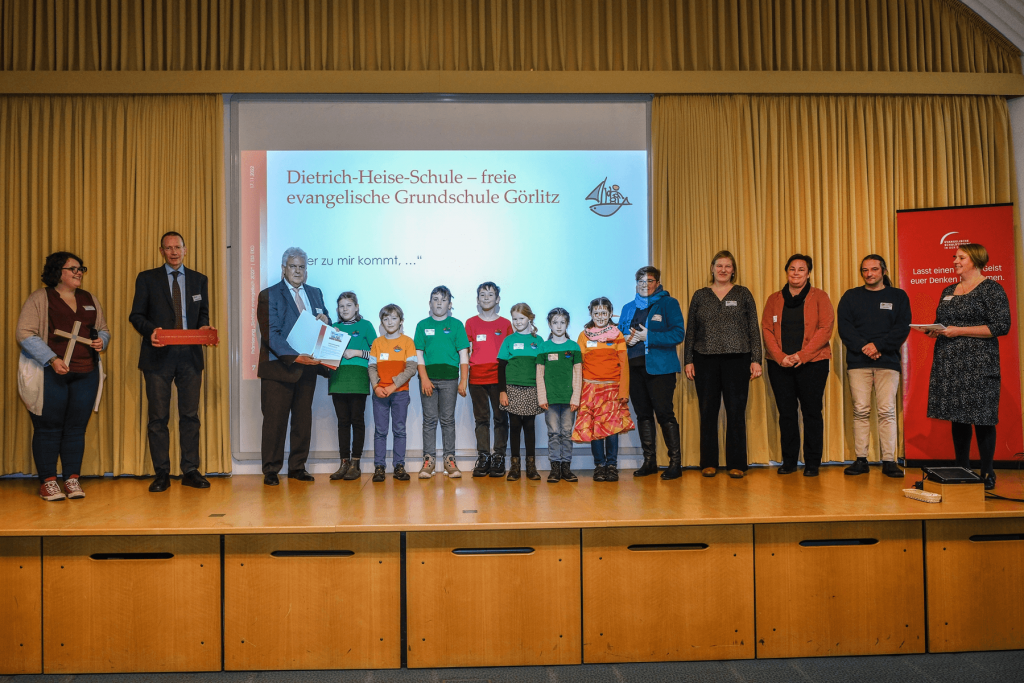 Die Prämierung des Wettbewerbs "Sichtbar evangelisch 2022" fand am 17. November 2022 im Stephansstift in Hannover statt.