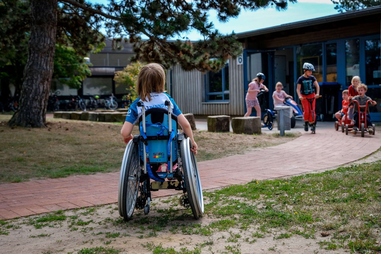 Mit unserem neuen Projekt "Inklusionslots*innen" möchten wir Schüler*innen mit Behinderungs- oder Ausgrenzungserfahrung in die inklusiven Bestrebungen ihrer Schulen aktiv mit einbinden.