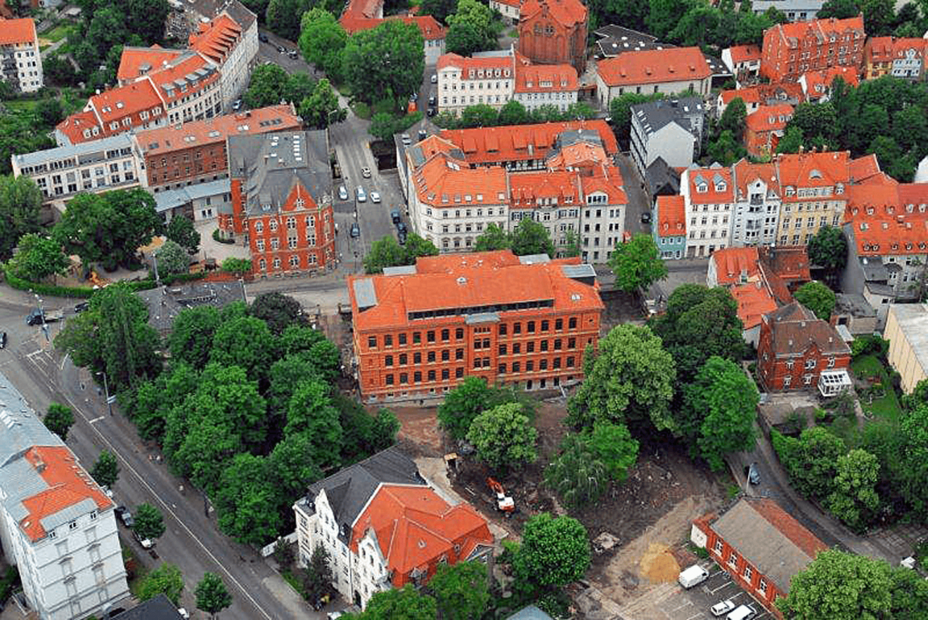 Luftaufnahme der Evangelischen Grundschule Erfurt.