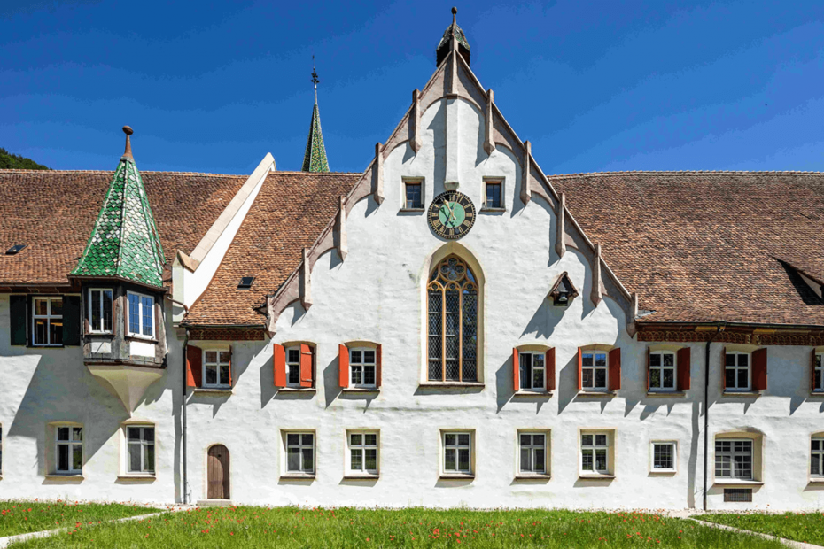 Das ehemalige Benediktinerkloster, gegründet im Jahre 1.085, beherbergt das Evangelische Seminar Blaubeuren.
