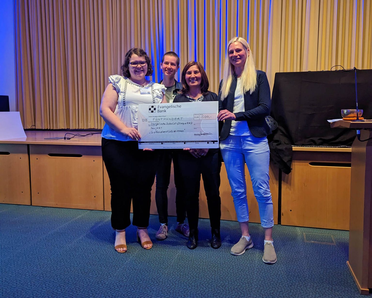 Gottesdienstlots*innen gewinnen Ilse und Karl Rieck Preis