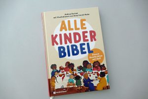 Inklusion ist ein Thema, das in aktuellen Kinderbibeln kaum vorkommt. Ganz anders in der neuen 