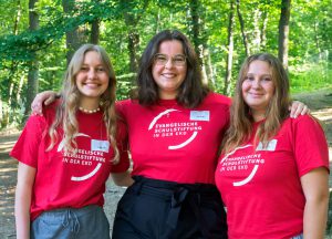 Bild der Teamenden der Abschlussveranstaltung des Pilotprojekts "Gottesdienstlots*innen" Mitte Juni 2023 in Osnabrück.