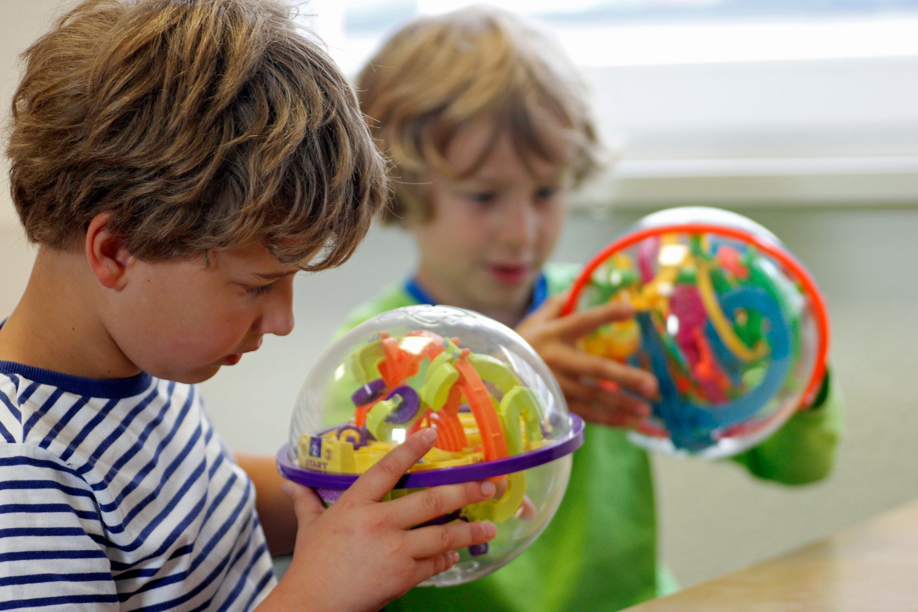 Durch eine Förderung der ESS EKD führten besondere Lernmaterialien zu mehr Eigenverantwortung, Spaß und Inklusion an der Ev. Grundschule Jena.