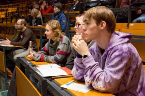 Sieben Schüler*innen aus zwei evangelischen Schulen waren als "Inklusionsdetektive" beim Fachtag dabei.