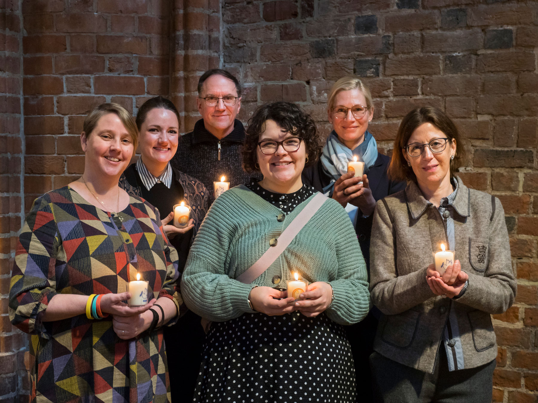 Das Team der Geschäftsstelle der ESS EKD. Von links nach rechts: Dr. Ina Döttinger, Dr. Lena Nogossek-Raithel, Michael Siano, Janne Neumann, Christina Flemming, Bianca Schanklies.