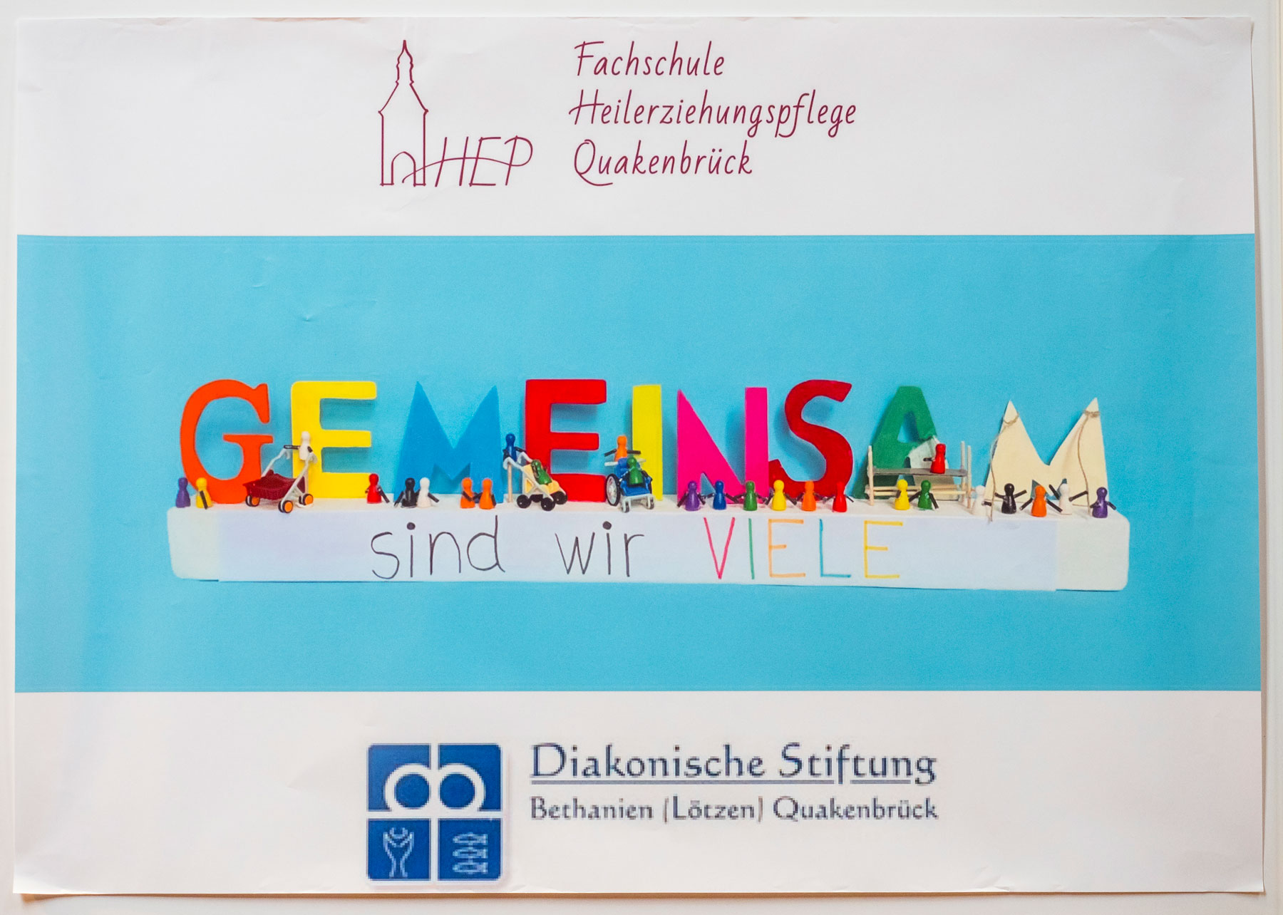 Selbstgestaltetes Schulplakat der Fachschule Heilerziehungspflege Quakenbrück für das 30-jährige Jubiläum der Evangelischen Schulstiftung in der EKD.